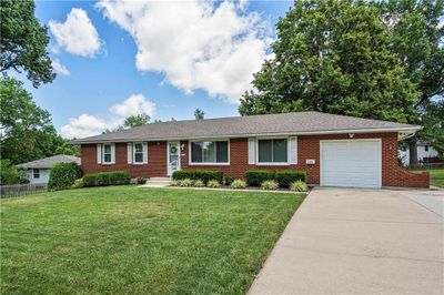 8505 Crescent Avenue, House other with 3 bedrooms, 1 bathrooms and null parking in Raytown MO | Image 2