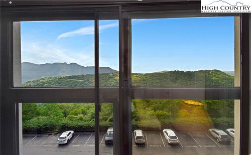 2-2220-303 Sugar Top Dr, Sugar Mountain, NC, 28604-8766 | Card Image
