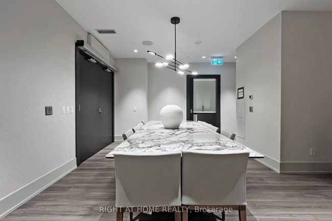 1012 - 286 Main St, Condo with 2 bedrooms, 2 bathrooms and null parking in Toronto ON | Image 36