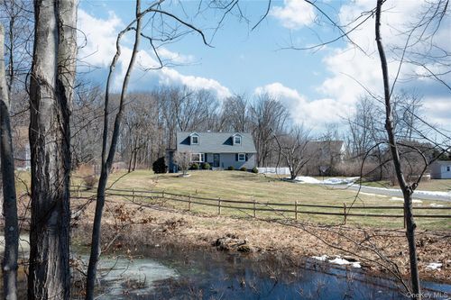 111 Vicki Ln, East Fishkill, NY, 12533-5125 | Card Image