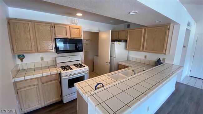 UNIT-209 - 7570 W Flamingo Rd, Condo with 2 bedrooms, 2 bathrooms and null parking in Las Vegas NV | Image 11