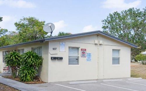 1-907 5th St, West Palm Beach, FL, 33401-4148 | Card Image
