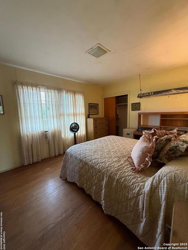 520 N 12 Th Ave, House other with 5 bedrooms, 3 bathrooms and null parking in Crystal City TX | Image 10