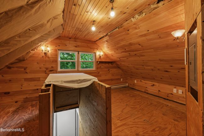 9 High St, Home with 6 bedrooms, 3 bathrooms and 4 parking in Lenox MA | Image 24