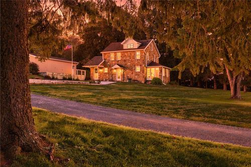 205 Howard Dr, Somerset, PA, 15501-7271 | Card Image