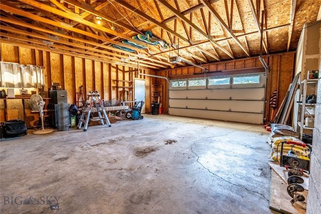Garage | Image 32
