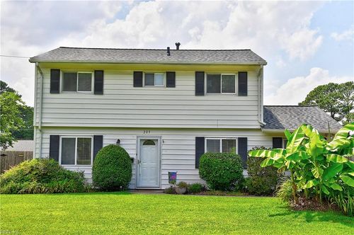209 Iroquois Rd, Virginia Beach, VA, 23462-4004 | Card Image