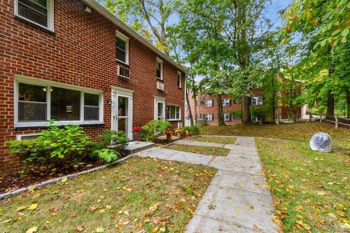 84-84 Charter Cir, Ossining, NY, 10562-6005 | Card Image