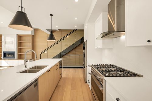 15-3407 Mamquam Rd, Squamish, BC, V8B1E4 | Card Image