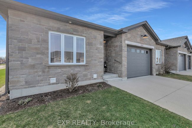 800 Baker Ave S, House attached with 3 bedrooms, 3 bathrooms and 2 parking in Listowel ON | Image 5