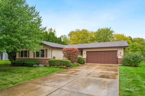 607 Cherrywood Dr, North Aurora, IL, 60542-1031 | Card Image