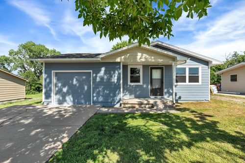 2640 N Holyoke St, Wichita, KS, 67220-2423 | Card Image