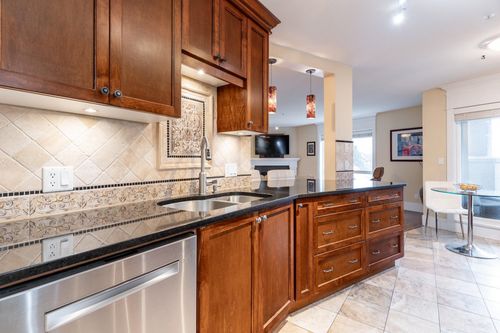 305-15150 29a Ave, Surrey, BC, V4P3B1 | Card Image