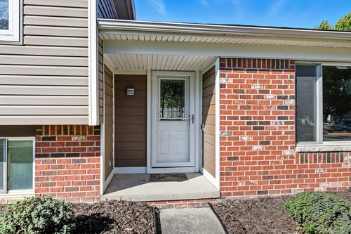 43263 Hartwick Dr, Sterling Heights, MI, 48313-1929 | Card Image