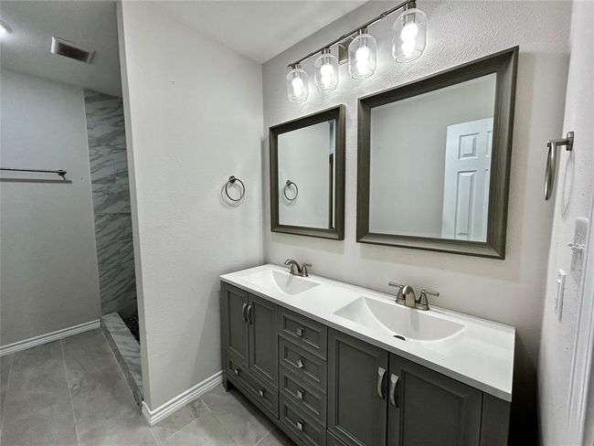 Double Vanity | Image 8
