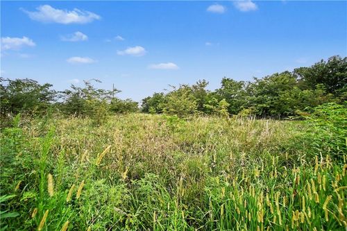 20136 Antioch Rd, Bucyrus, KS, 66013-9517 | Card Image