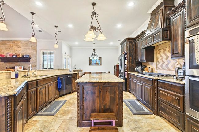 6711 Mosswood Dr, House other with 5 bedrooms, 3 bathrooms and 3 parking in Midland TX | Image 19