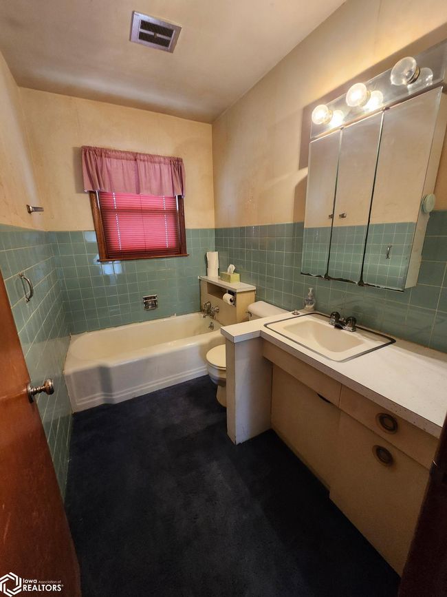 821 Ne 2 Nd St, Home with 3 bedrooms, 2 bathrooms and 1 parking in Eagle Grove IA | Image 16