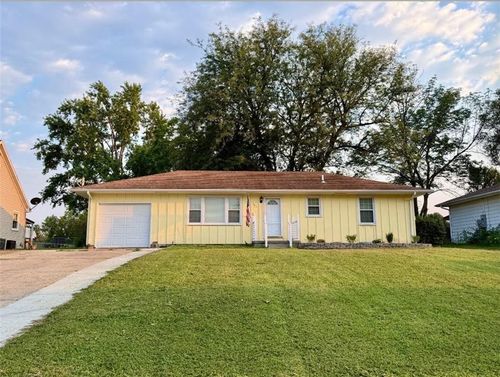 511 W 19th St, Higginsville, MO, 64037-1503 | Card Image