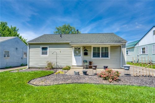 2313 Bollinger Ave Ne, Canton, OH, 44705-3513 | Card Image
