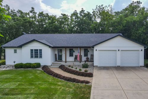 6174 Tulip Ln, Grant Park, IL, 60940-4416 | Card Image