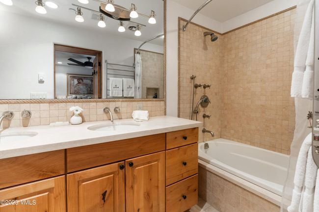 222 - 684 W Lionshead Cir, Condo with 5 bedrooms, 6 bathrooms and 2 parking in Vail CO | Image 14