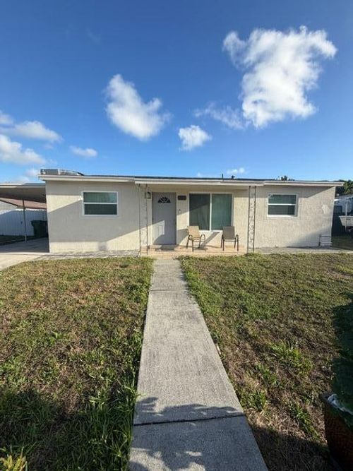 320 Winged Foot Rd, Palm Springs, FL, 33461-1827 | Card Image