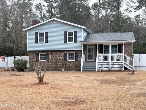 905 E Wilmington St, Burgaw, NC, 28425-5151 | Card Image