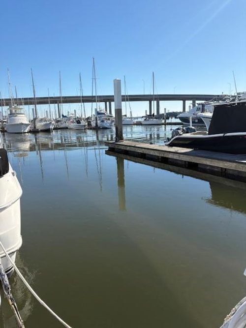 slip-lu142-33 Lockwood Dr, Charleston, SC, 29401-1122 | Card Image