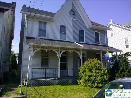 910 W Broad St, QUAKERTOWN, PA, 18951-1224 | Card Image