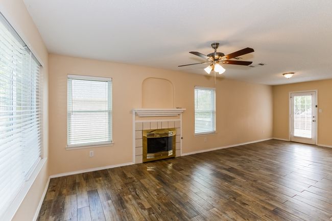 4368 Onyx Dr, House other with 3 bedrooms, 3 bathrooms and null parking in Carrollton TX | Image 4