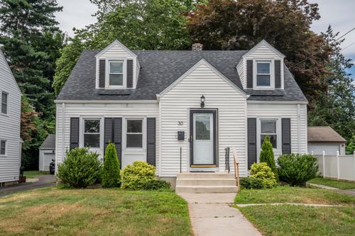 30 Jackson Ave, West Hartford, CT, 06110-1013 | Card Image