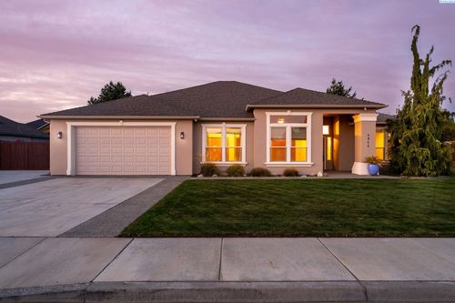 1711 Sunshine Ave, West Richland, WA, 99353-8729 | Card Image