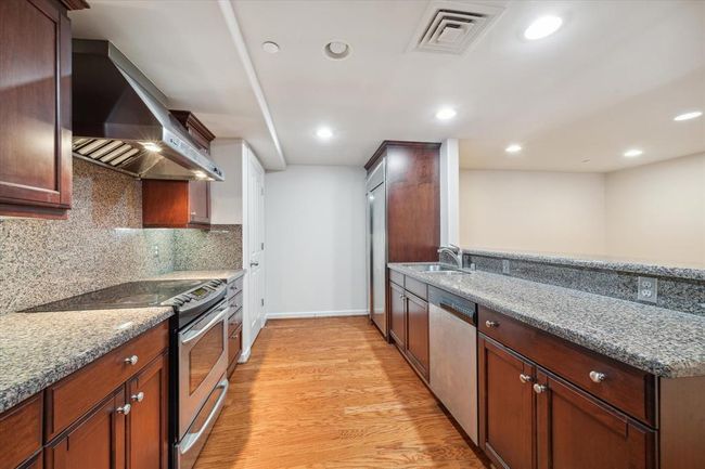 UNIT-1104 - 914 Main St, Condo with 3 bedrooms, 3 bathrooms and 2 parking in Houston TX | Image 6