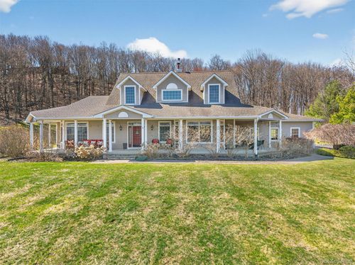 5 Deer Meadow Dr, Wallkill, NY, 12589-5903 | Card Image