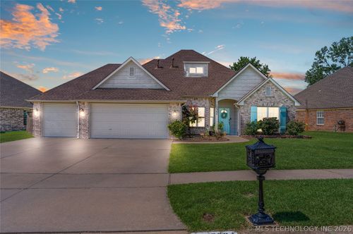 15364 E 91st Street N, Owasso, OK, 74055 | Card Image