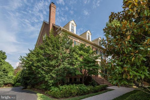 7233 Addington Dr, MCLEAN, VA, 22101-5661 | Card Image