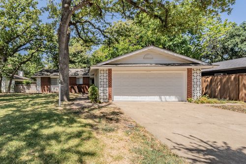 602 Buffalo Dr, Arlington, TX, 76013-2110 | Card Image