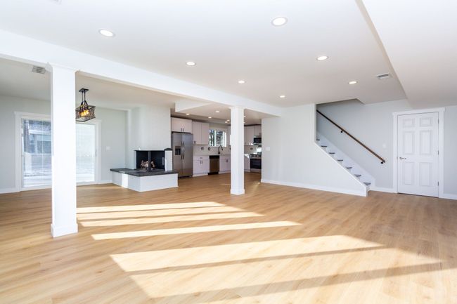 Lots of natral light and recessed lighting | Image 8