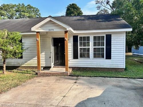 b-107 W Mciver St, Zebulon, NC, 27597-2335 | Card Image
