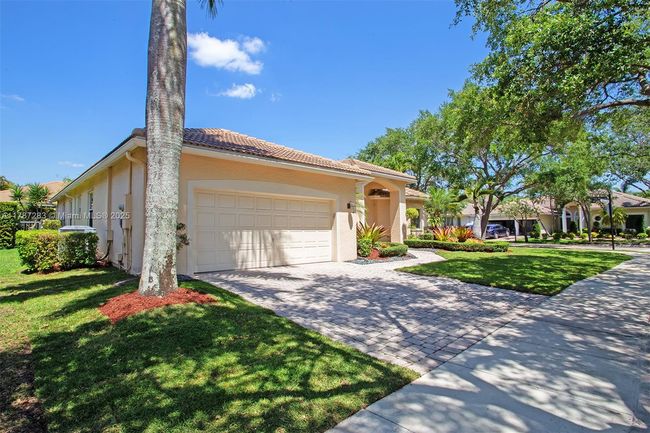 3848 Oak Ridge Cir, House other with 4 bedrooms, 3 bathrooms and null parking in Weston FL | Image 66