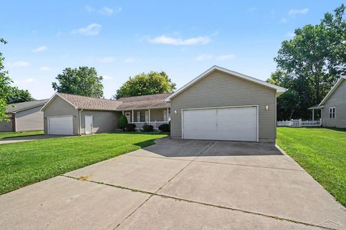 3072 Silverwood Dr, Saginaw, MI, 48603-2170 | Card Image