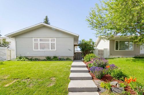 1011 Penrith Crescent Se, Calgary, AB, T2A2H6 | Card Image