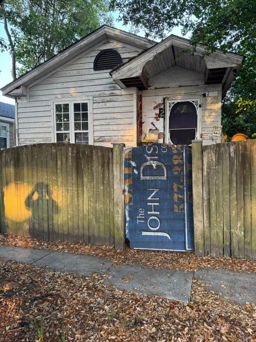 2 S Enston Ave, Charleston, SC, 29403-3246 | Card Image