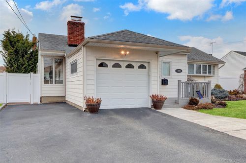 228 Broadway, Massapequa Park, NY, 11762-2153 | Card Image