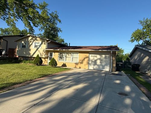 7127 Glenwood Ln, Hanover Park, IL, 60133-6407 | Card Image