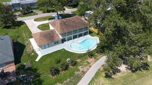 559 Hampton Rd, Conroe, TX, 77302-3729 | Card Image