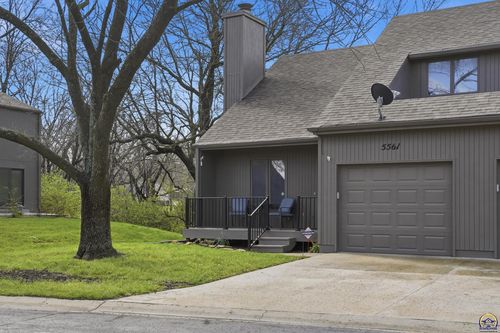 5561 Sw Stonegate Ct, Topeka, KS, 66606-2396 | Card Image