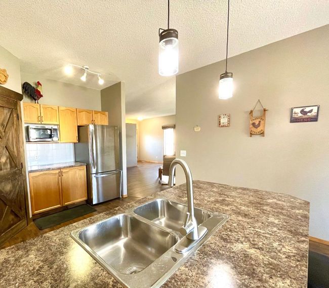 524 Lineham Acres Drive Nw, Home with 4 bedrooms, 2 bathrooms and 4 parking in High River AB | Image 9