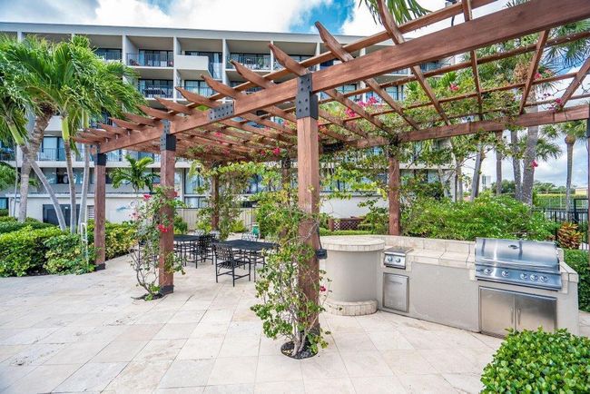 APT-411 - 1830 Embassy Dr, Condo with 1 bedrooms, 1 bathrooms and null parking in West Palm Beach FL | Image 13